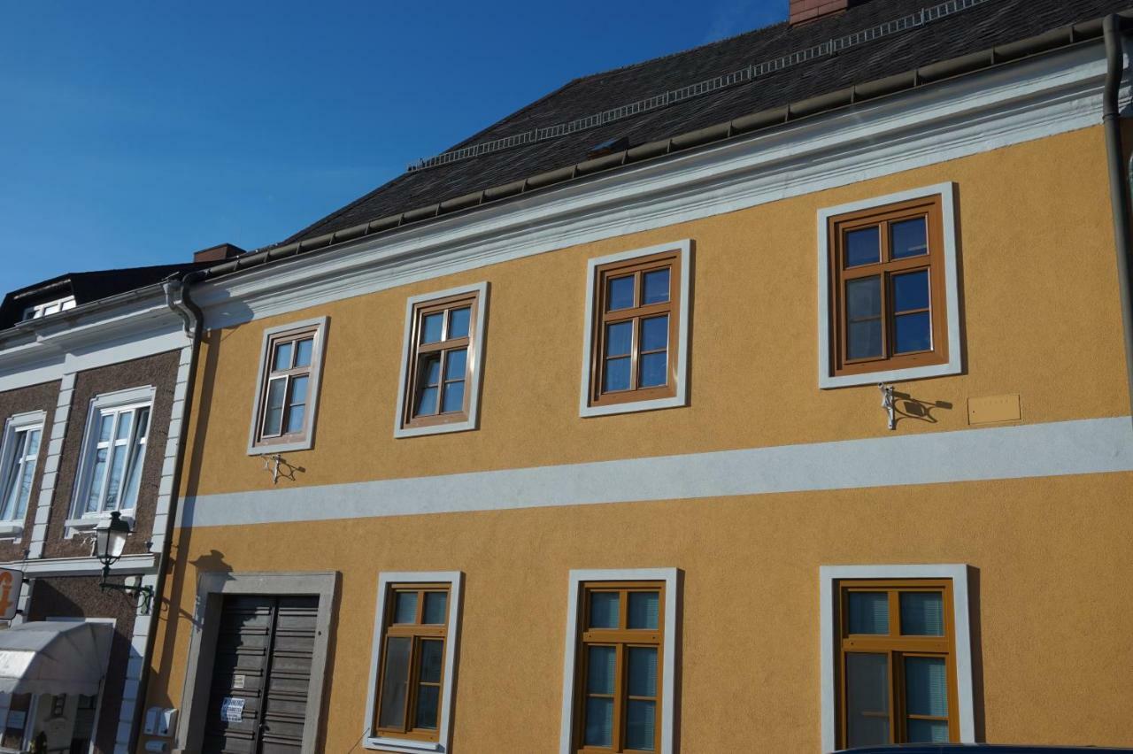 Gaestehaus Familie Loeffler - Ferienwohnung Am Stadtplatz In Litschau Exterior foto